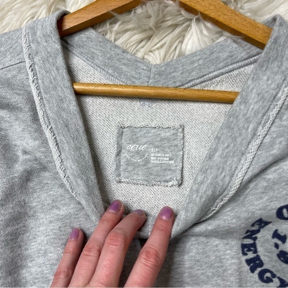 Aerie‎ Wonder V-Neck Sweatshirt Gray - Picture 8 of 8